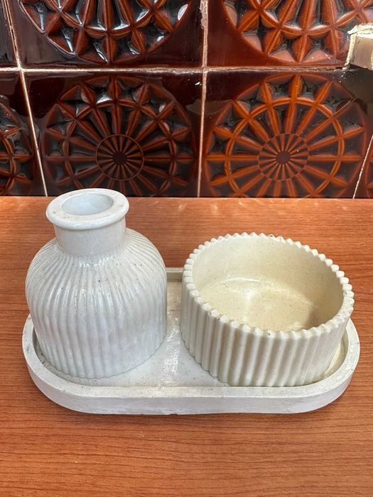 Conjunto decorativo em gesso (artesanato)