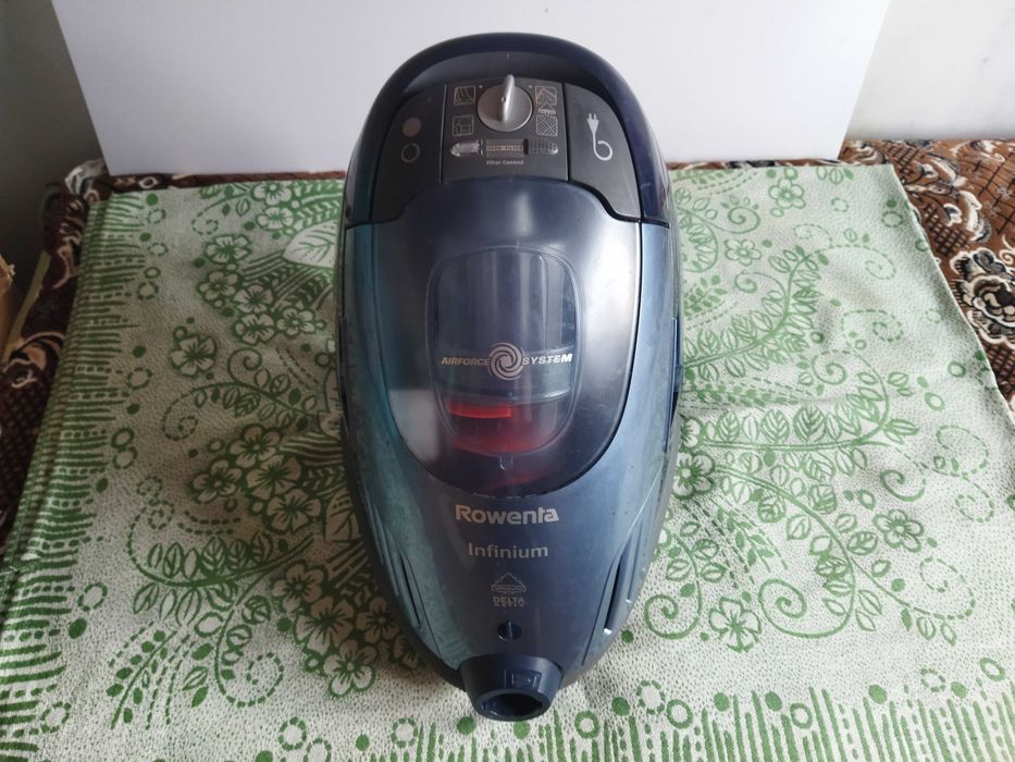 Пылесос Rowenta Infinium RS921 с аквафильтром 1500W.