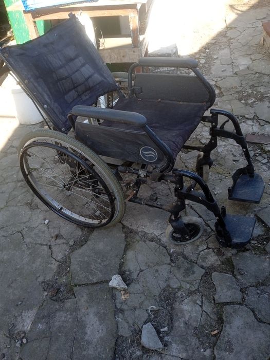 Продам інвалідную коляску.