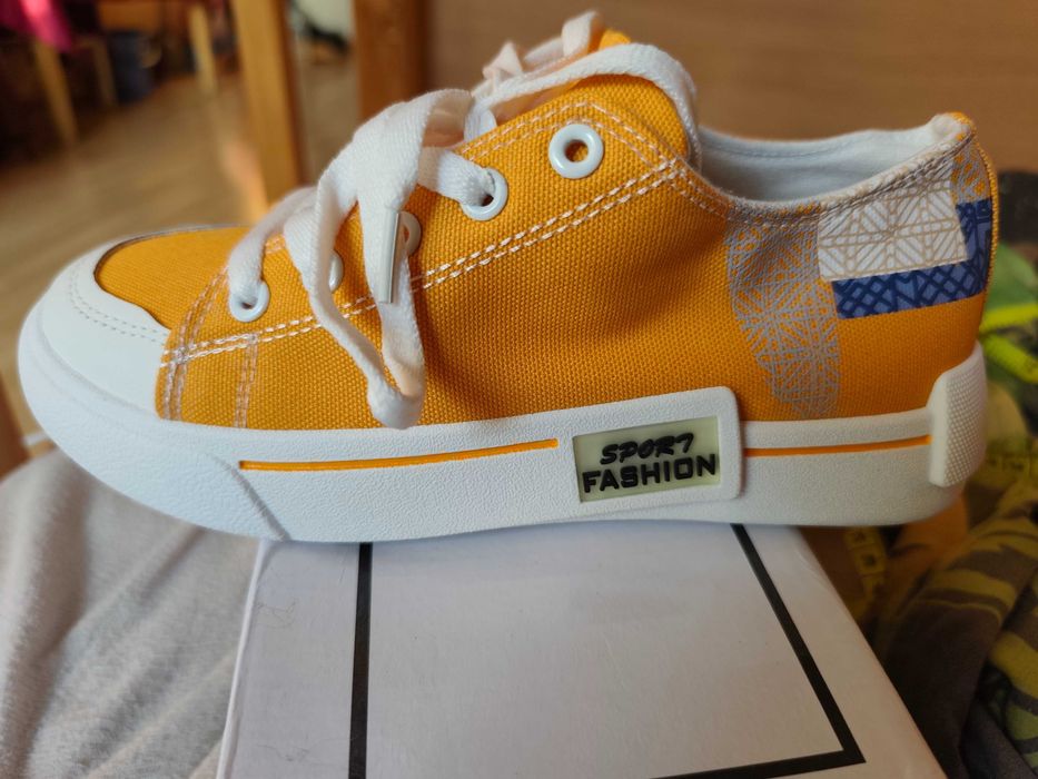 Кеди жіночі 37 розмір