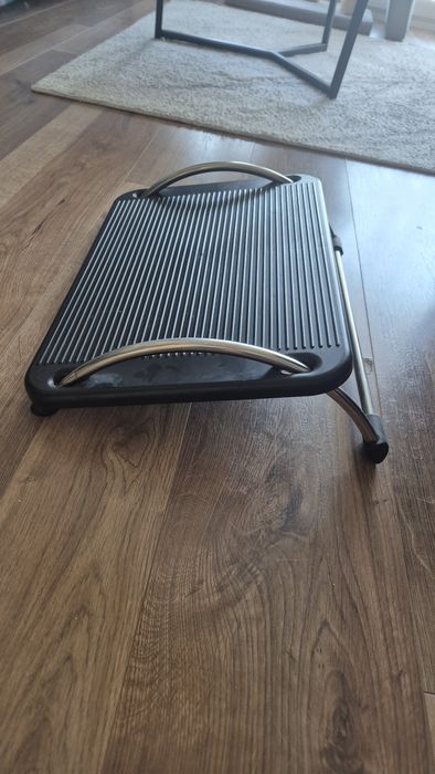 Podnóżek pod biurko