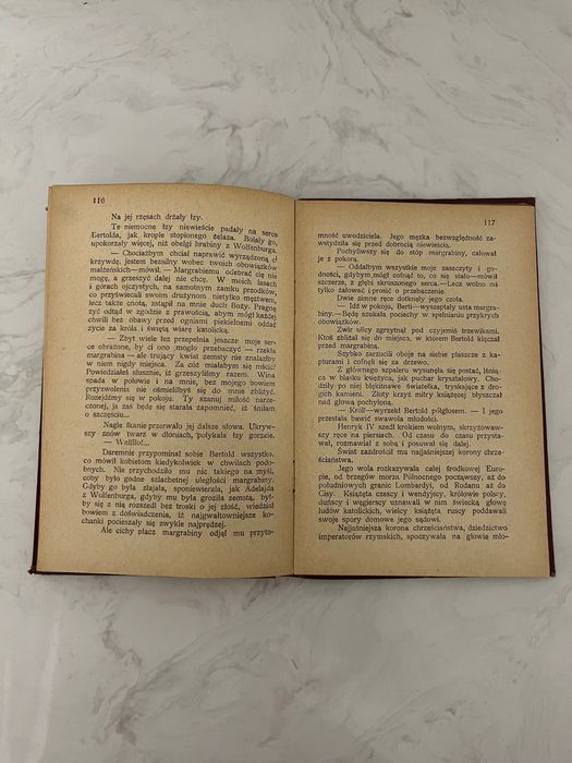 "Tyara i Korona" Teodora Jeske-Choińskiego t. II, III oraz IV 1900 r.