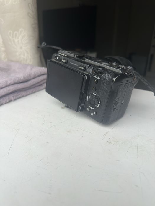 Sony FX3 + Uchwyt XLR (Możliwość kupna samego body) + 2x Tamron + Rode Pro+