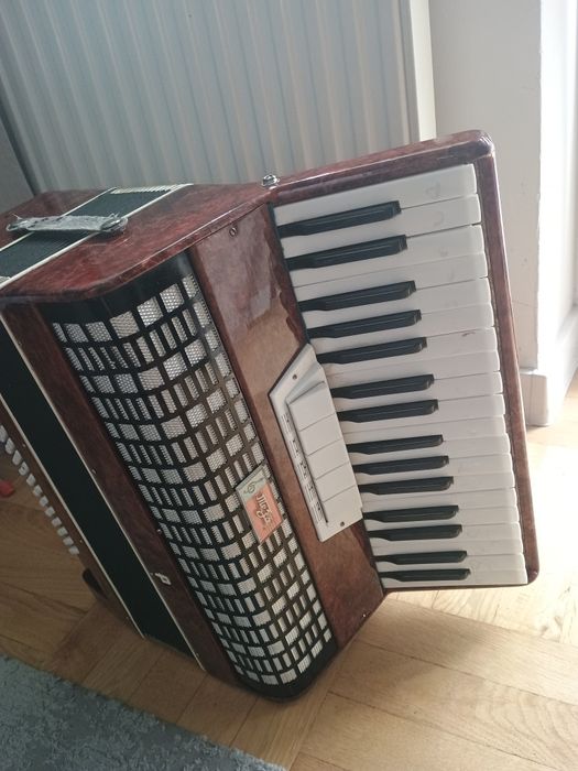 Akordeon mezo bardzo dobry stan