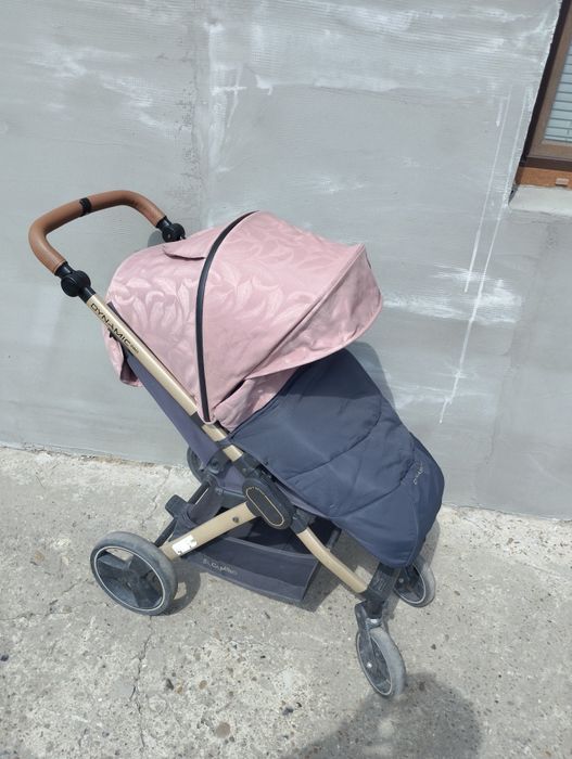 Літня коляска для дівчинки