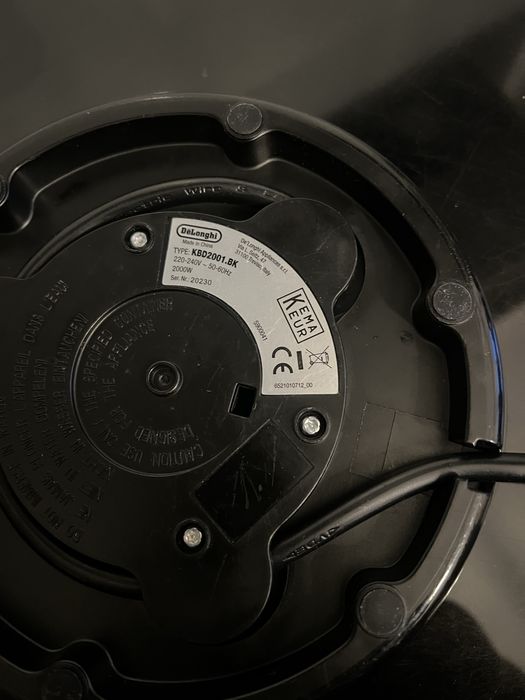 DeLonghi czajnik elektryczny 2000W