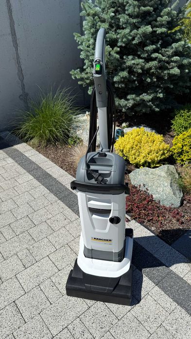 Szorowarka Karcher Professional BR 4.300 30/4 do kostki tarasu podjazdu posadzki