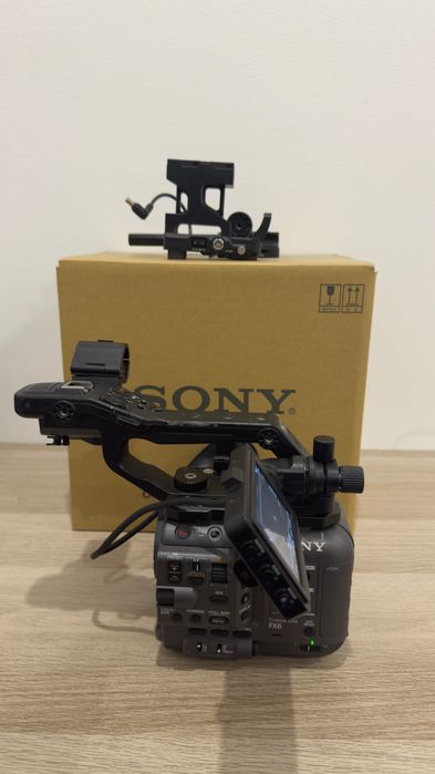sony camera  fx6 + cage tilta