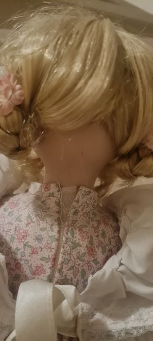 Boneca Porcelana coleção antiga