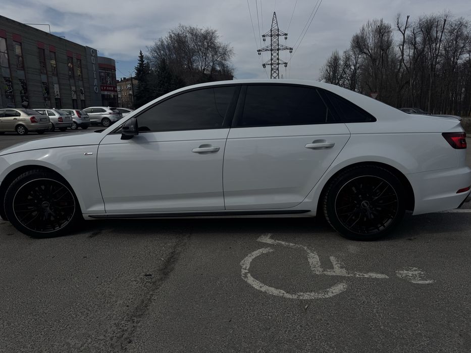 Продам свій Audi A4 B9 2.0 TFSI Quattro, 2017 рік, 250 к.с.