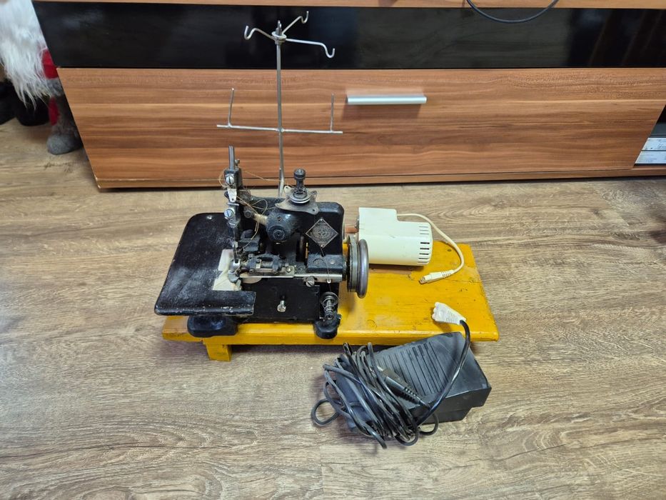 Оверлок артель Универсал (Полтава)