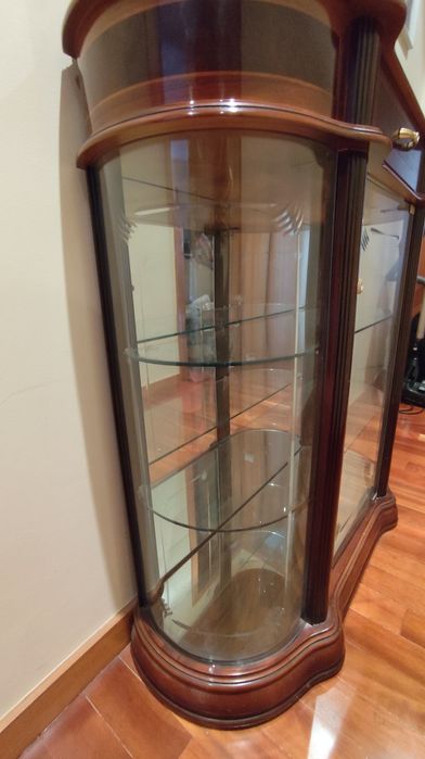 Cristaleira com espelho