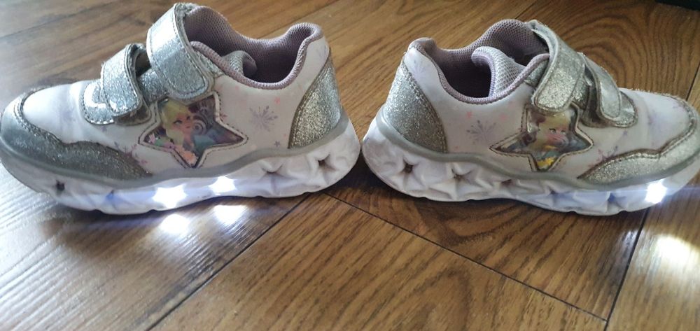 Sneakersy frozen, sportowe buty z migającymi diodami r. 27