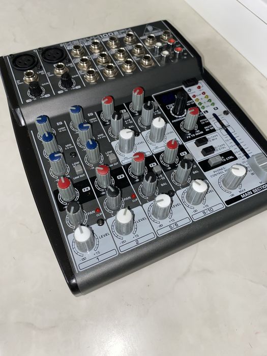 Мікшерний пульт BEHRINGER XENYX 1002SFX стан-як новий