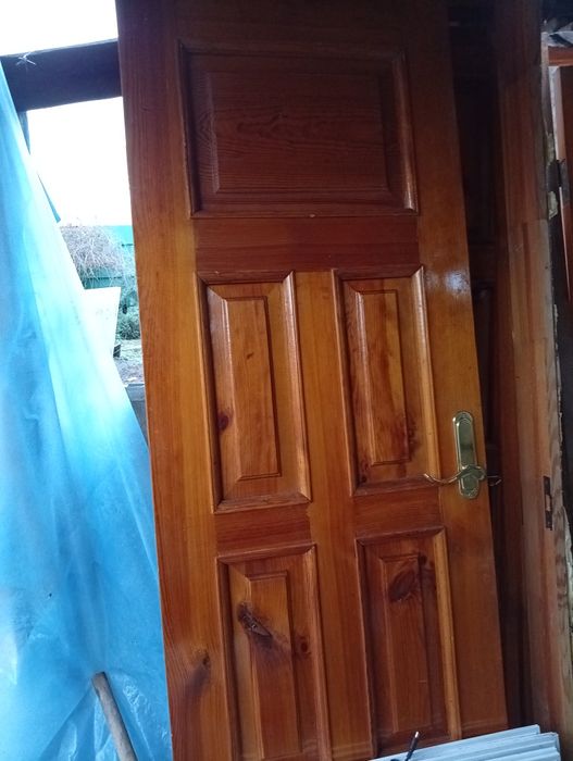 Продам двери межкомнатные