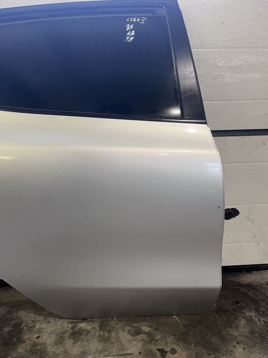 Drzwi Prawe tylne 9S Kia CEED II HB