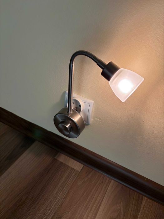 Lampka halogenowa przenośna do wtyczki na 220V stal szczotkowana