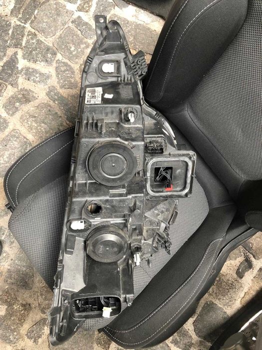 Ótica Esquerda Renault Megane IV