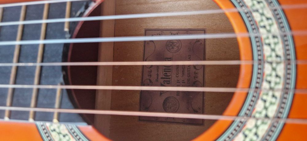 GUITARRA EM óptimas  condições