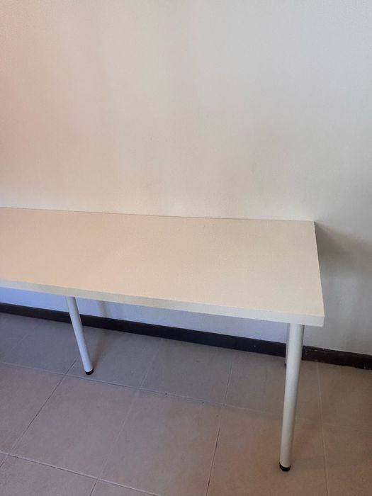 Mesa/secretária Ikea