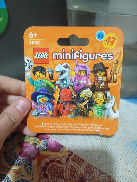 Bionicle Cosplayer / LEGO Series 29 Collectable Minifigures 71052