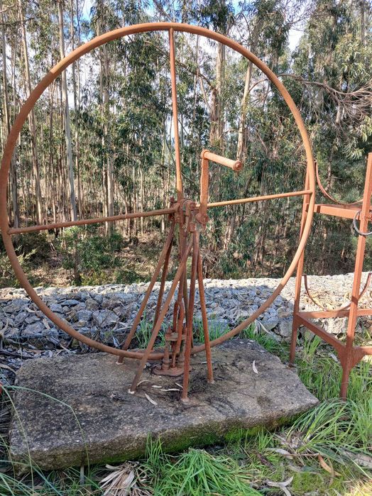 Nora roda antiga de tirar água