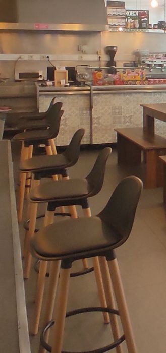 Banco de Bar Maxon Preto