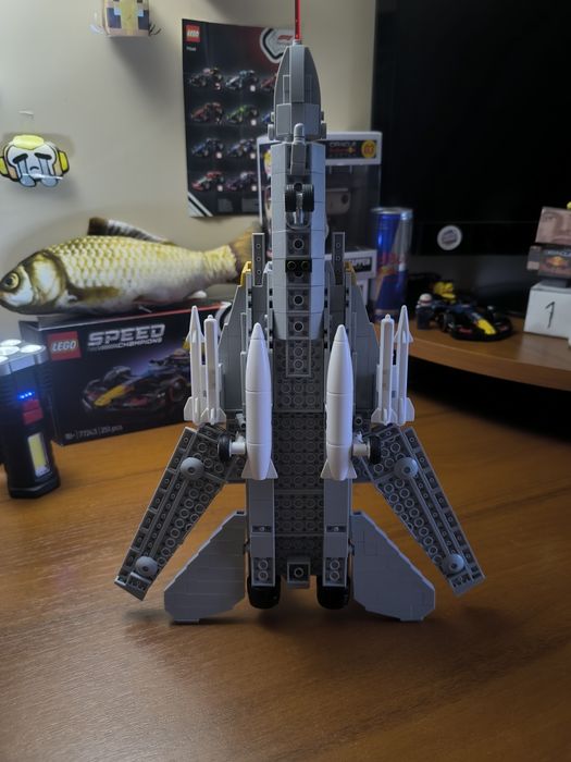 Лего літак військовий