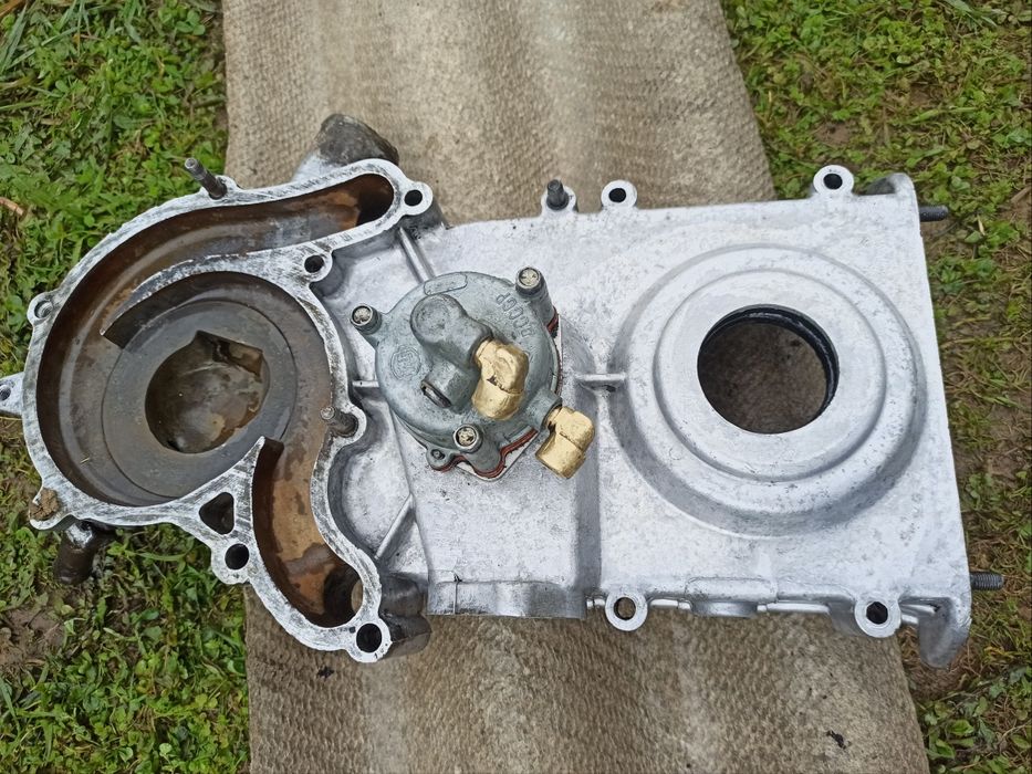 Передня кришка  двигуна ГАЗ 53 66 ПАЗ ЯМЗ-236-238 МАЗ КРАЗ Т-150