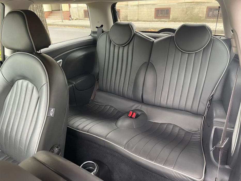 MINI Cooper R50 Park Line