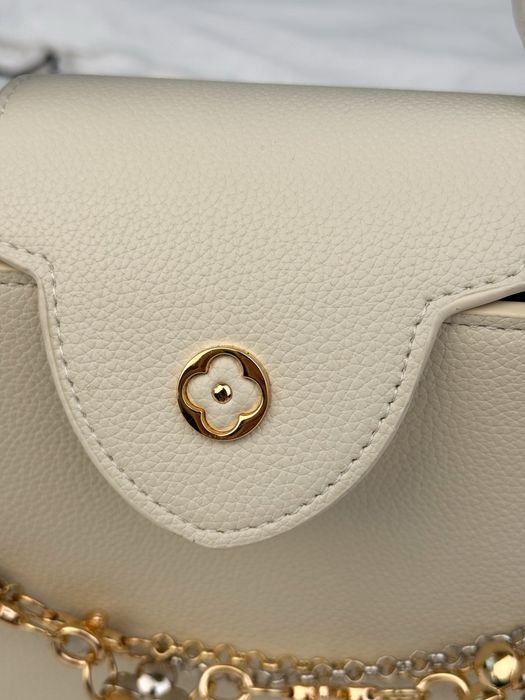 Сумка Louis Vuitton Capucines BB Cream