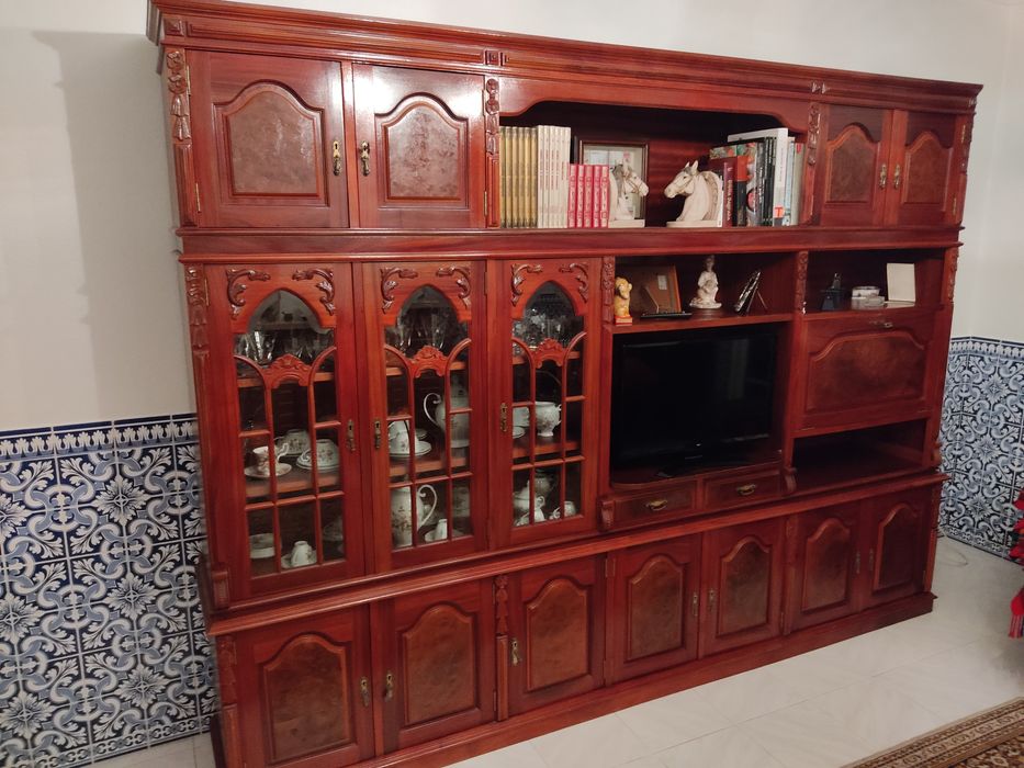 Móvel de sala Em mogno