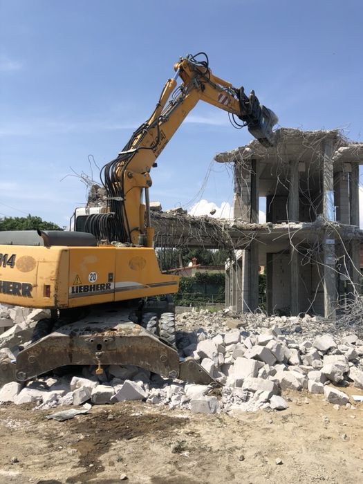 Демонтаж, снос зданий и любых конструкций.