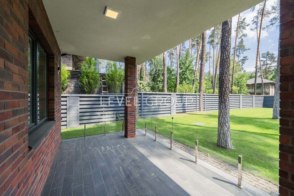 Будинок 250м. у котеджному містечку. Ліс! Козин! 10 соток!