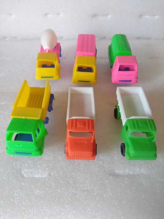 Camiões Miniaturas de Plástico Anos 70.