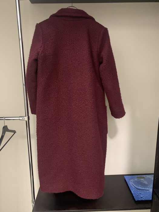 Жіноче бордове пальто
