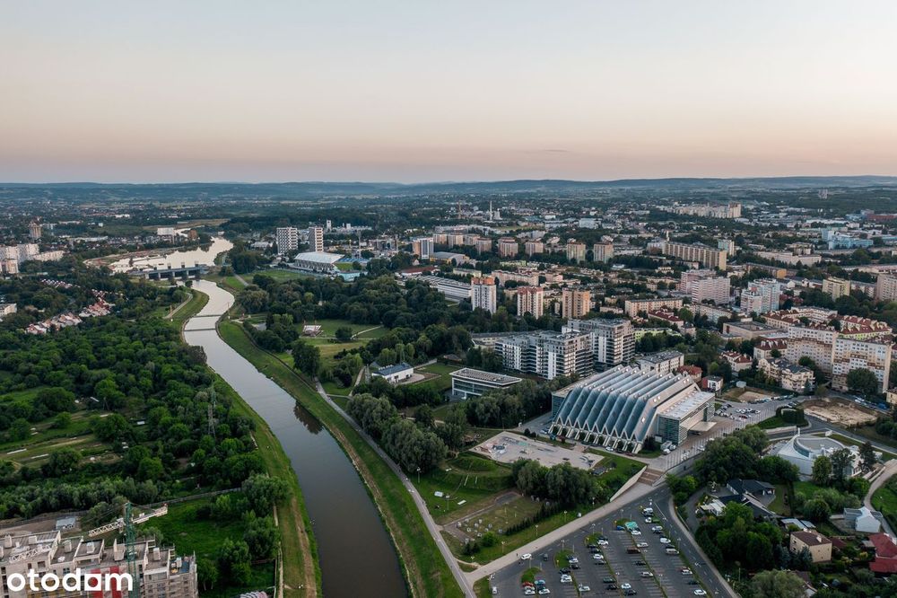 Apartament na 18 piętrze z widokiem na Wisłok, smart home,