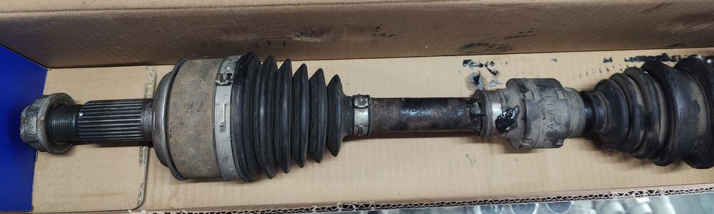 Шрус и вал правый наружный на Honda accord 8