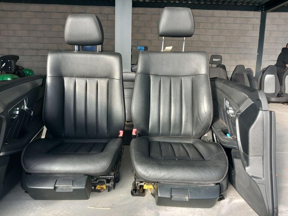 Conjunto de bancos elétricos em pele Mercedes W212