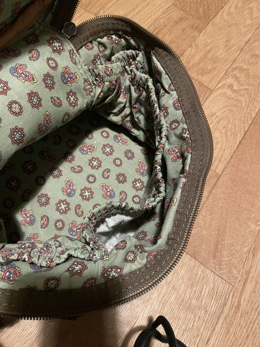 Mala necessaire de cor castanha
