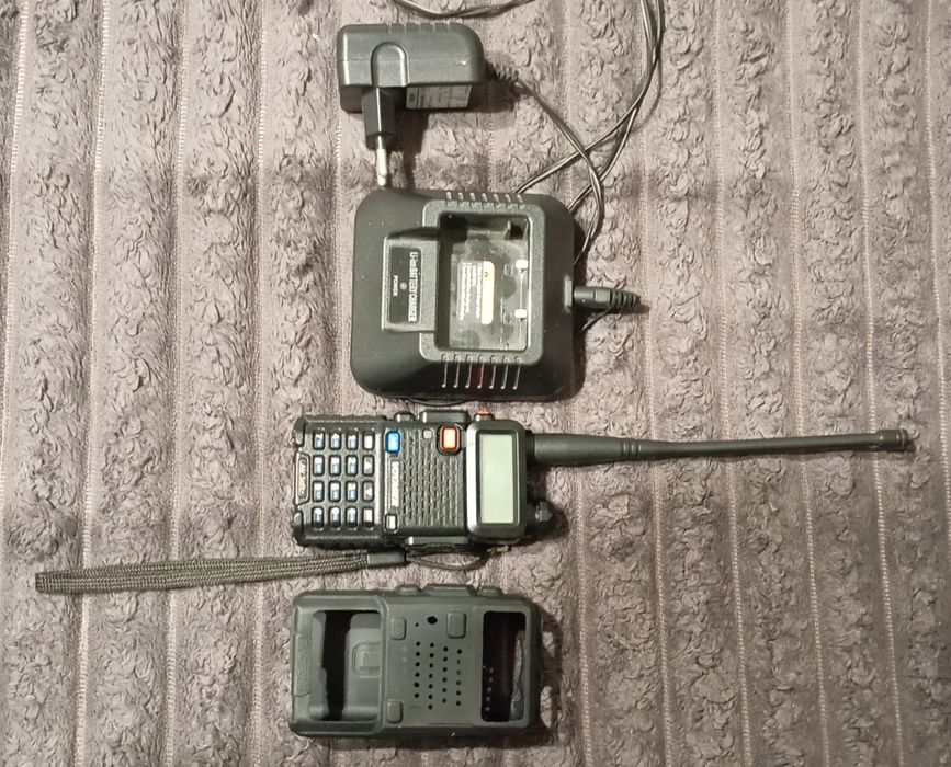Продам рацію Baofeng uv5r 8w