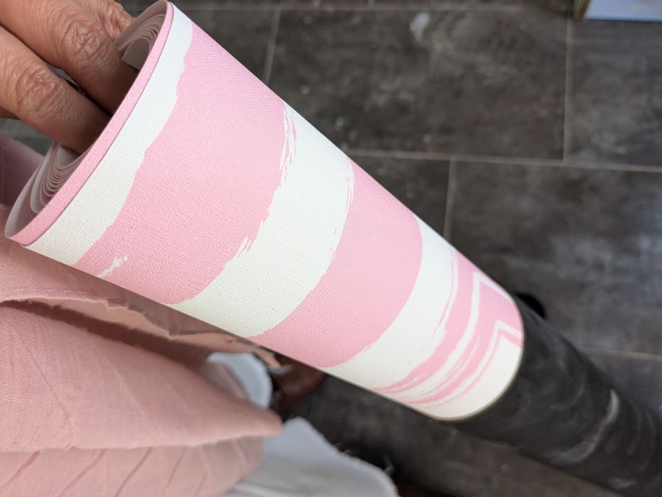 Papel de parede premium rosa e branco