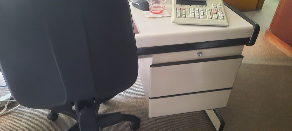 Secretaria profissional gavetas 80x1,80cm