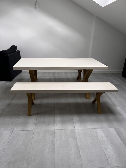 Mesa de Jantar com Bancos