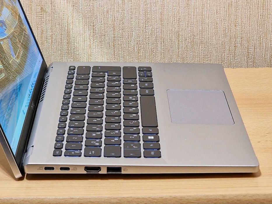 Ультра компактний сучасний ноутбук Acer Swift Go 14 AMD Ryzen 5 7640U 14" OLED 90 Гц, (2880x1800) 2К, RAM 16Gb DDR5 6400Mz SSD 512Gb Батарея 12 годин