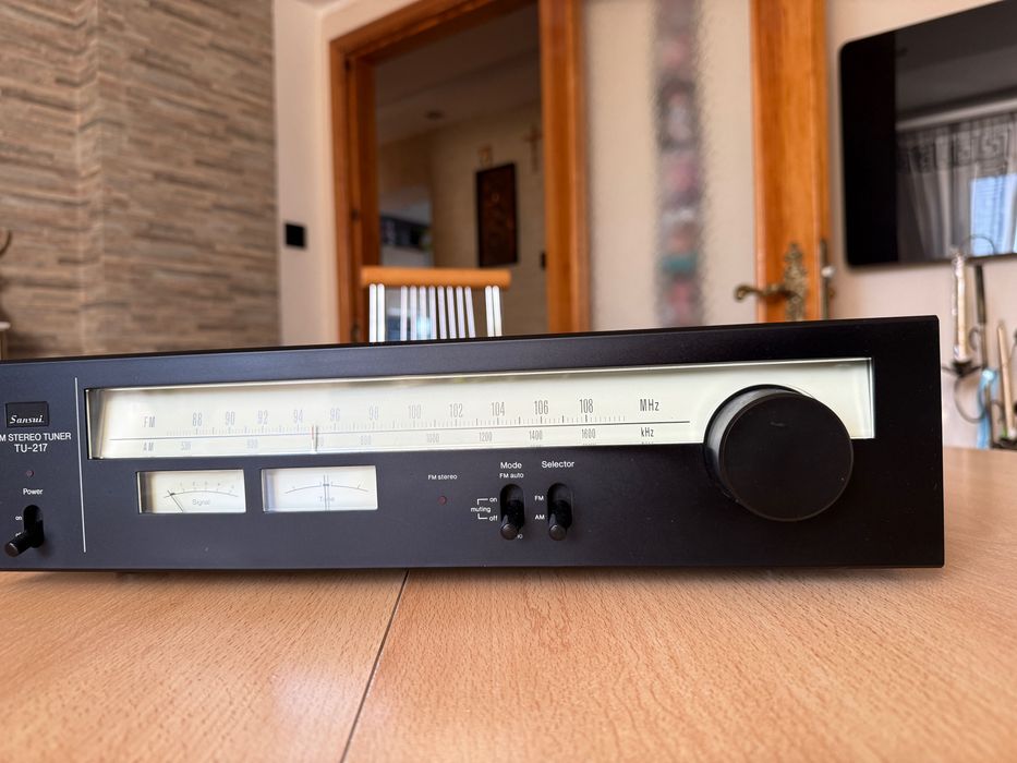Sansui TU-217 Tuner