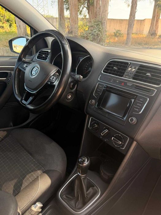 Volkswagen Polo 1.0 Advance BlueMotion (75cv) – 2016 – 5 Portas
