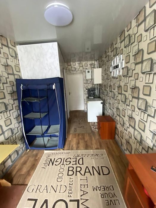 Продам ізольовану гостинку, станція метро Армійська, вул. Ощепкова, 8