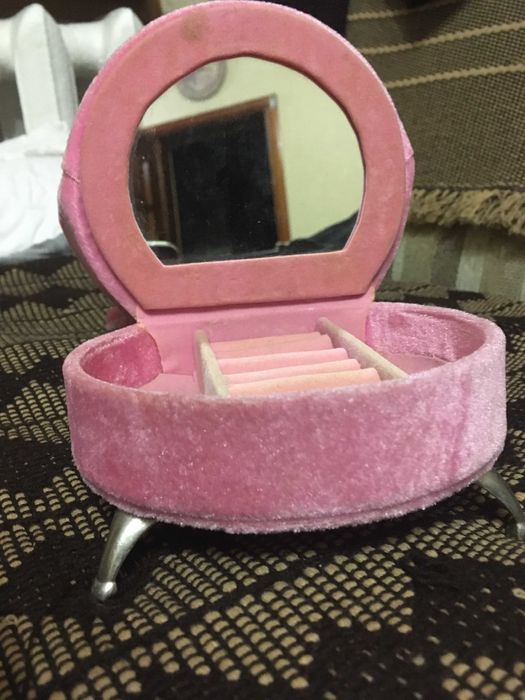 Игрушка - "Кресло шкатулка, сердце маленькой принцесы" кресло кукольне