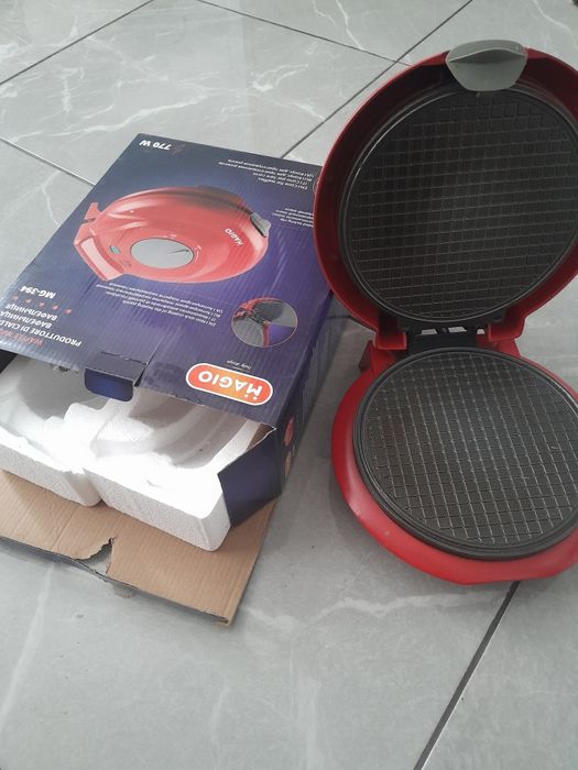 Продам електричну вафельницю